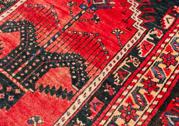 Gördes Antique Rug – C25042