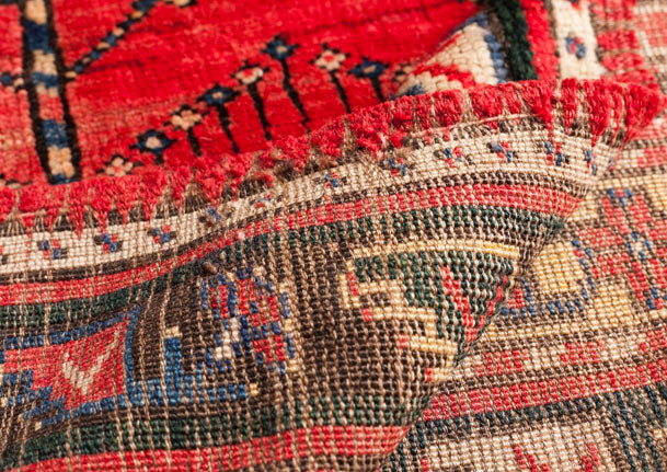 Gördes Antique Rug – C25042