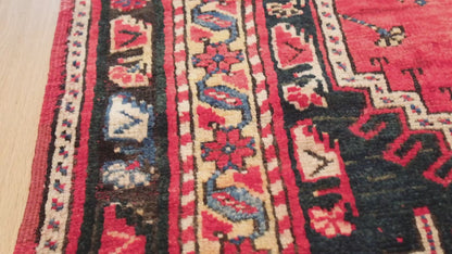 Gördes Antique Rug – C25042