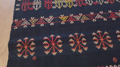Verneh Old Kilim