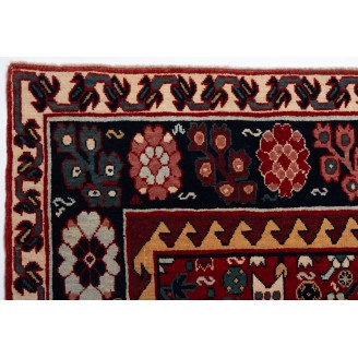 Bid Majnum Rug on Red Field Rug