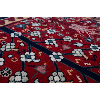 Bid Majnum Rug on Red Field Rug