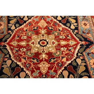 Heriz Medallion Rug with Pear Design