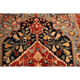 Heriz Medallion Rug with Pear Design