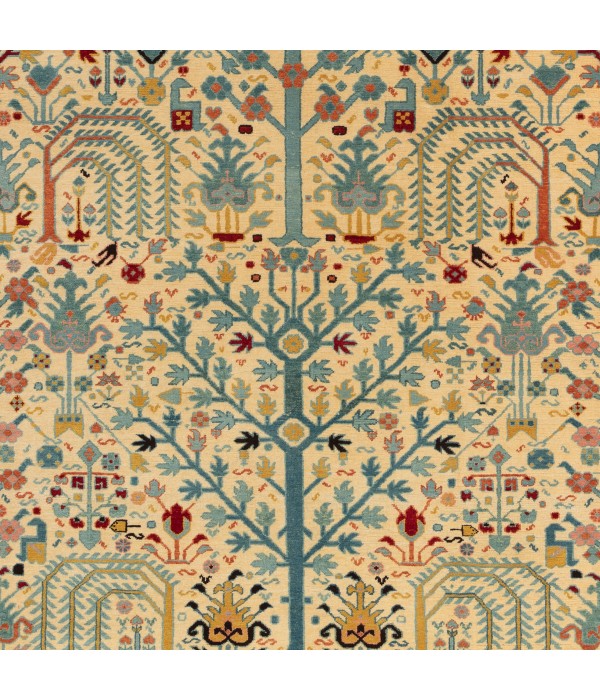 Bid Majnum on White Field Rug Bid Majnum on White Field Rug