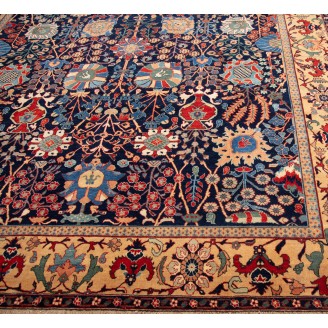 Safavid Kirman Vase-Technique Carpet Safavid Kirman Vase-Technique Carpet