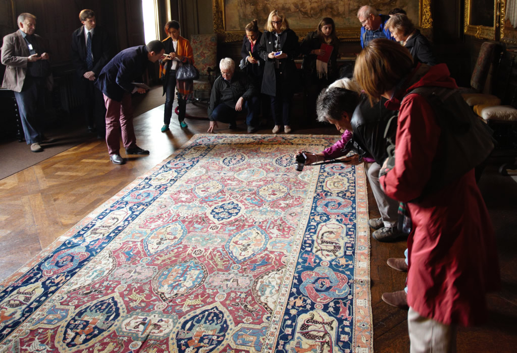 Ararat Rugs We place you in the center of the past and the future.